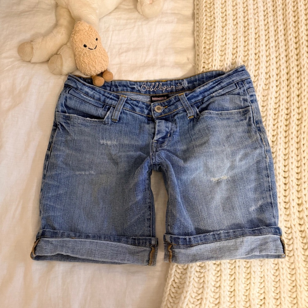 Bubblegum USA Women Blue Distressed Denim Bermuda Shorts LowRise Cuffed Size 7/8